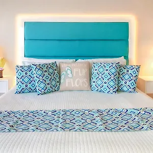 Aparthotel Luxe Beach, Discovery Bay